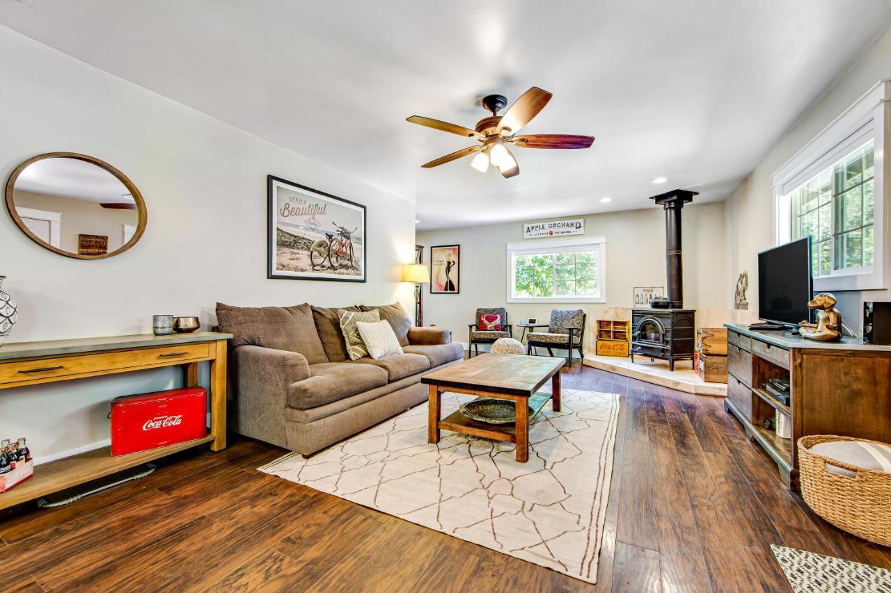 Orchard Near The River Escape Forestville Exterior foto